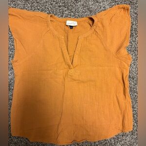Universal Thread Burnt Orange Ruffle Sleeve - sz M